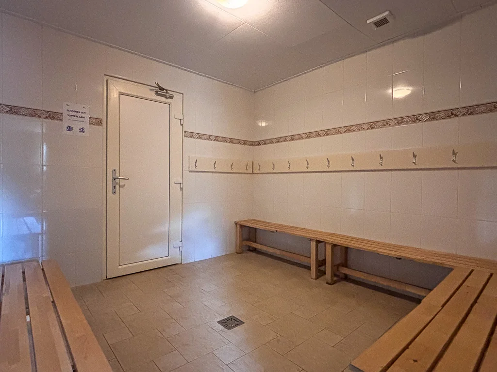 Zwembad kleedruimte - Buitenplaats Ureterp