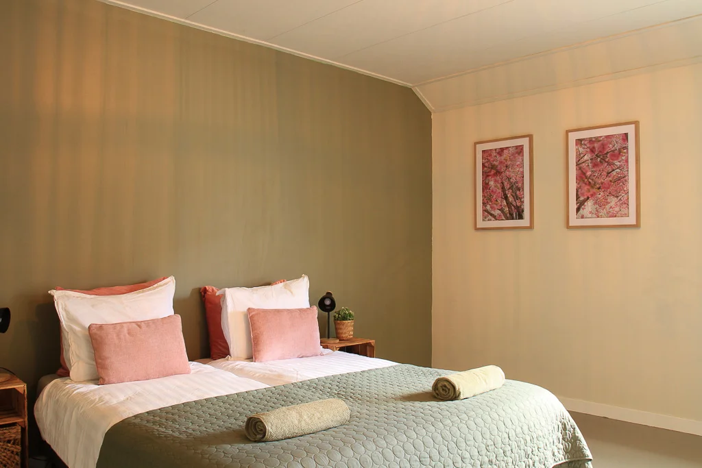 Slaapkamer vakantie appartement Lentebloesem - Buitenplaats Ureterp